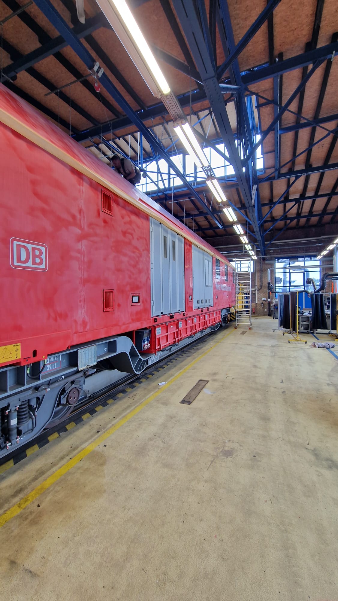 WhatsApp Image 2025-11-24 at 19.23.45